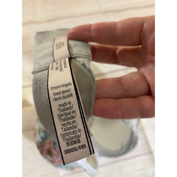 Victoria Secret Women's Underwired Lightly Padded Bra - 38DDD - Picture 13 of 13